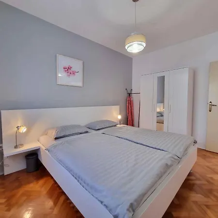In 44146 Apartamento