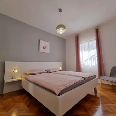 In 44146 Apartamento